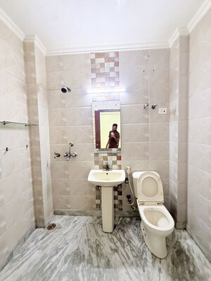 Bathroom in 2 BHK Builder Floor at RWA Apartments Sector 108, Sector 108 – for Rent