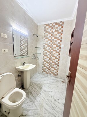 Team Area in 2 BHK Builder Floor at RWA Apartments Sector 108, Sector 108 – for Rent