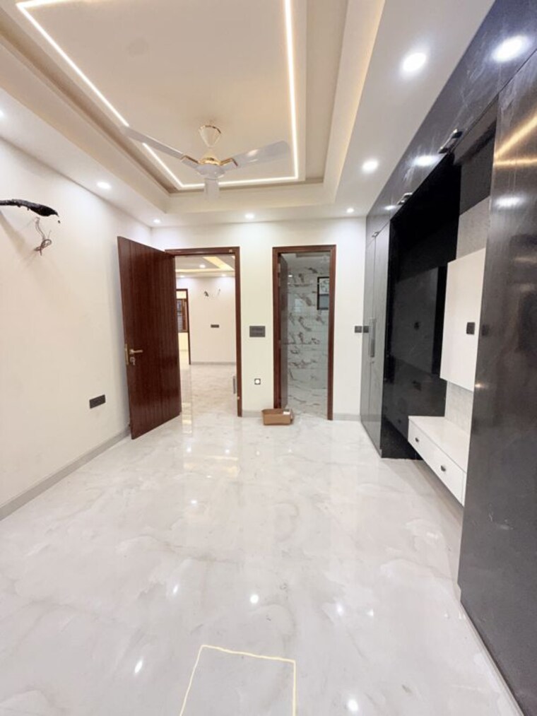  Parking, sector 100 3 Bedroom 2152 Sq.Ft. Builder Floor In Sector 100 Noida 10712953