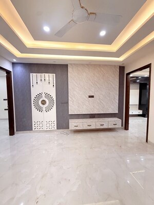 Furnished Amenities in 3 BHK Builder Floor at Sector 100 – for Rent