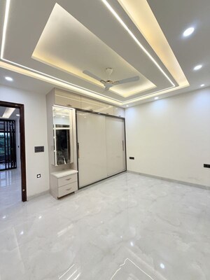 Furnished Amenities in 3 BHK Builder Floor at Sector 100 – for Rent