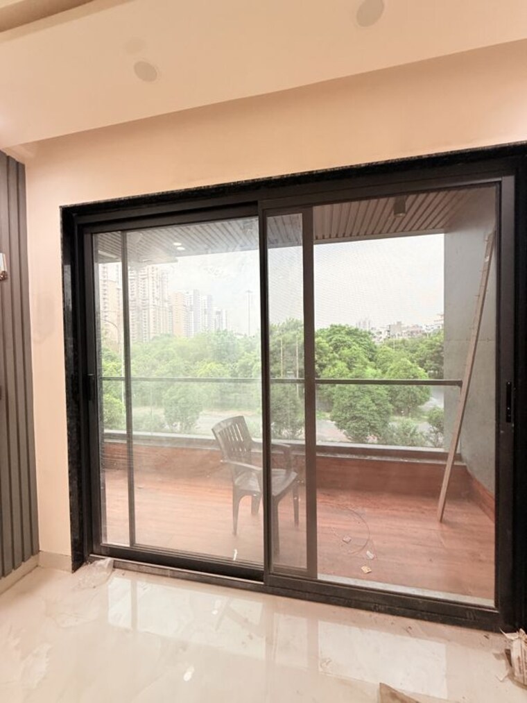 Room, sector 100 3 Bedroom 2152 Sq.Ft. Builder Floor In Sector 100 Noida 10712953