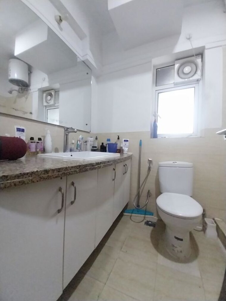 Bathroom, sector 23 4 Bedroom 2200 Sq.Ft. Builder Floor In Sector 23 Gurgaon 10713030