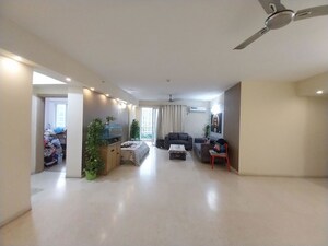 Living Room in 4 BHK Builder Floor at Sector 23 – for Rent