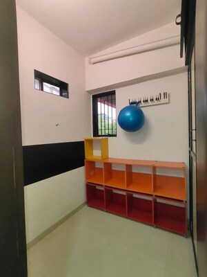 Furnished Amenities in 3 BHK Apartment at Diamond Garden, Chembur – for Rent