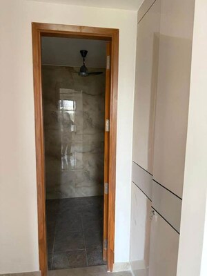 Room in 3 BHK Apartment at BPTP Amstoria, Sector 102 – for Sale