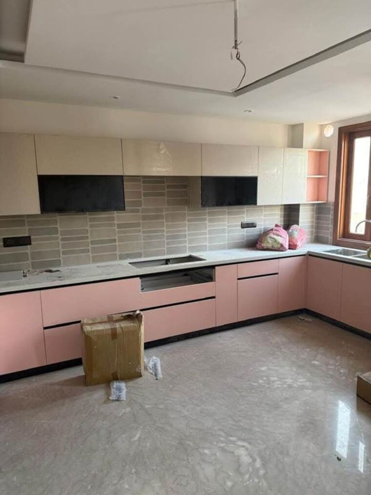 Kitchen, bptp-amstoria 3 Bedroom 250 Sq.Yd. Apartment In Sector 102 Gurgaon 10713041