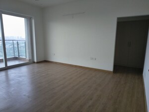 Room in 3 BHK Apartment at Pareena The Elite Residences, Sector 99 – for Rent