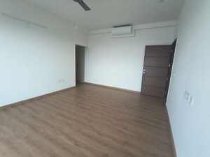 Room in 3 BHK Apartment at Pareena The Elite Residences, Sector 99 – for Rent