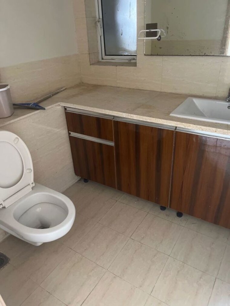 Bathroom, sector 23 4 Bedroom 2150 Sq.Ft. Builder Floor In Sector 23 Gurgaon 10713075