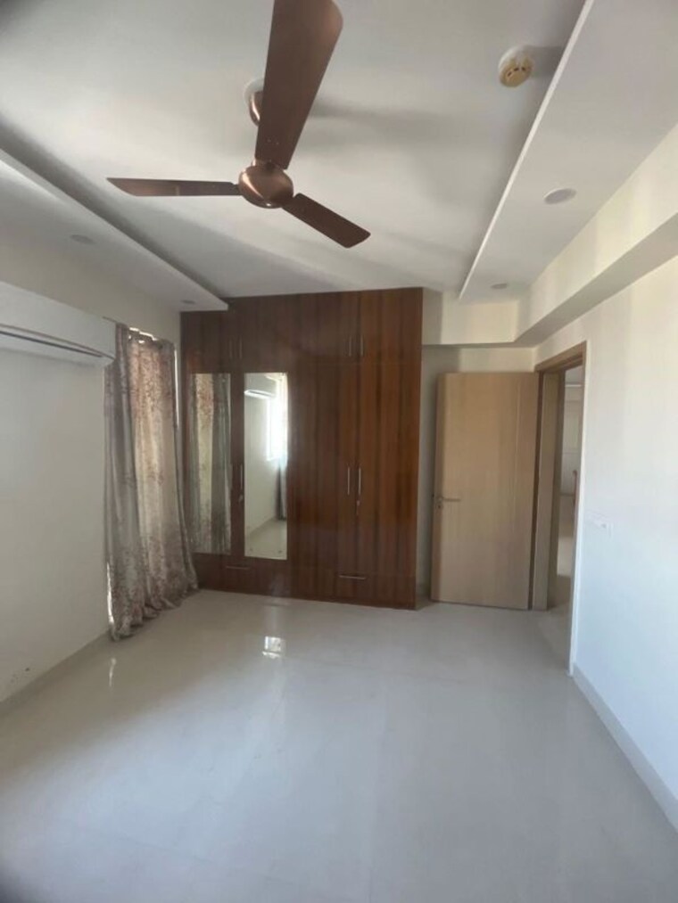 Room, sector 23 4 Bedroom 2150 Sq.Ft. Builder Floor In Sector 23 Gurgaon 10713075