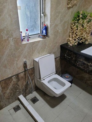 Team Area in 4 BHK Builder Floor at Sector 23a – for Rent