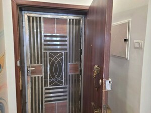 Furnished Amenities in 4 BHK Builder Floor at Sector 23a – for Rent