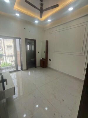 Room in 3 BHK Apartment at Apex Anuradha Apartments, Paschim Vihar – for Sale