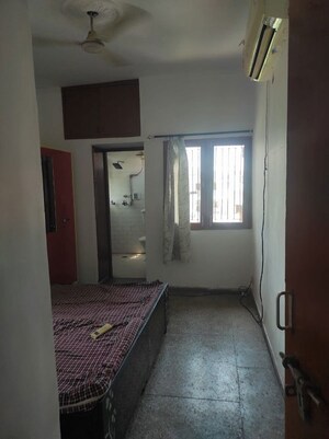 Room in 2 BHK Apartment at Sector 4 – for Rent