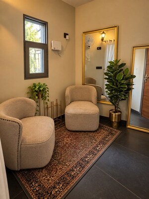 Living Room in 2 BHK Apartment at Sector 4 – for Rent