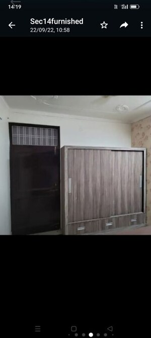 Room in 2 BHK Apartment at Sector 14 – for Rent