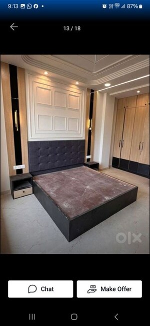Room in 4 BHK Apartment at Sector 14 – for Rent