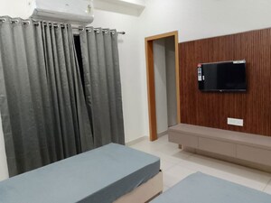 Bedroom in 1 RK Pg at Model Town – for Rent