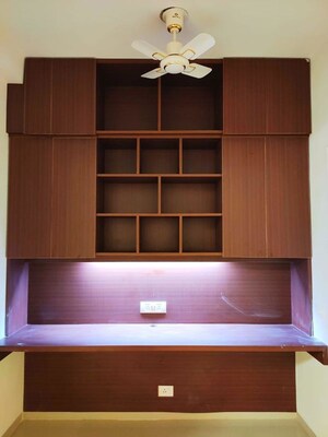 Furnished Amenities in 4 BHK Apartment at Emaar Palm Hills, Sector 77 – for Sale