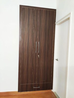 Furnished Amenities in 4 BHK Apartment at Emaar Palm Hills, Sector 77 – for Sale
