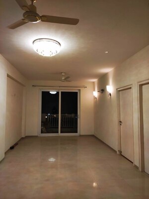 Room in 4 BHK Apartment at Emaar Palm Hills, Sector 77 – for Sale
