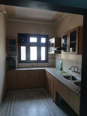 2 BHK Apartment For Rent in Sector 13