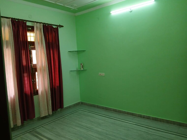 Room, sector 13 2 Bedroom 200  Apartment In Sector 13 Hisar 10712095