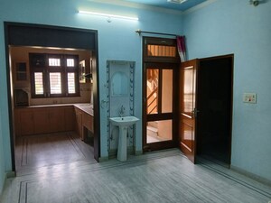 Room in 2 BHK Apartment at Sector 13 – for Rent