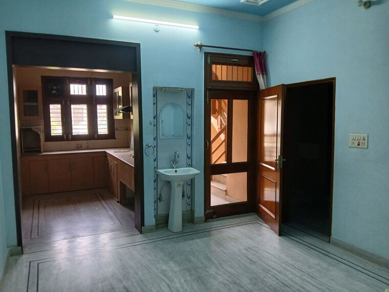 Room, sector 13 2 Bedroom 200  Apartment In Sector 13 Hisar 10712095