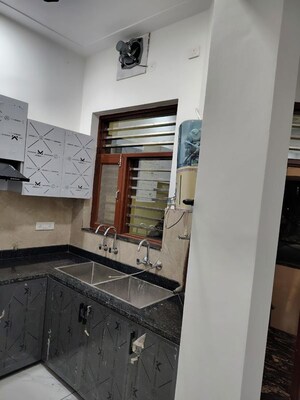 2 BHK Independent House For Rent in Sector 11