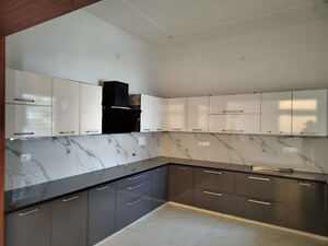  Independent House For Rent in Sector 9