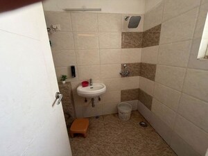 Bathroom in 2 BHK Builder Floor at Sector 21 – for Rent