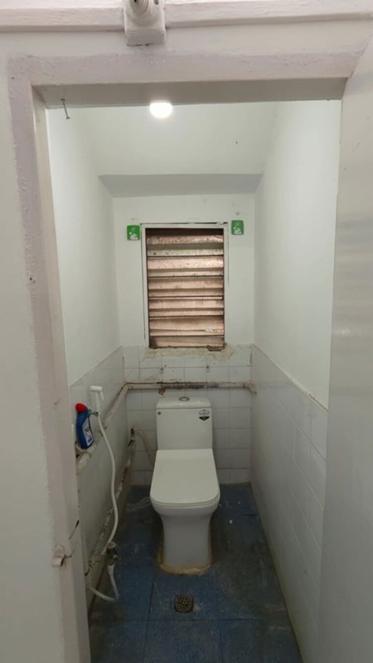Bathroom, rajat-rashmi-apartment 1 Bedroom 600 Sq.Ft. Apartment In Koregaon Pune 10713160