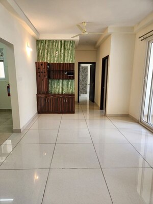 2 BHK Apartment For Rent in Prestige Lakeside Habitat, Varthur