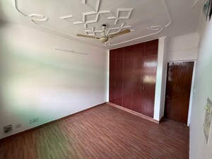 Room in 3 BHK Apartment at Sector 19 Dwarka – for Rent