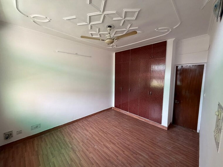 Room, sector 19 dwarka 3 Bedroom 1800 Sq.Ft. Apartment In Sector 19 Dwarka Delhi 10713162
