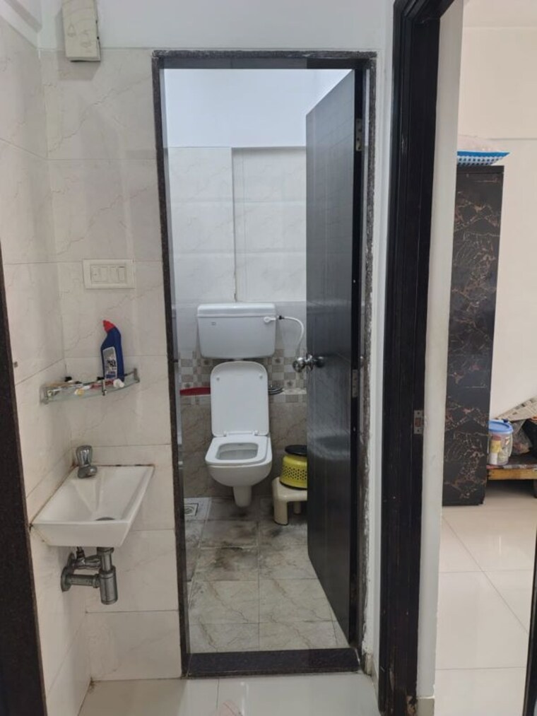 Bathroom, prabhadevi 1 Bedroom 380 Sq.Ft. Apartment In Prabhadevi Mumbai 10713166