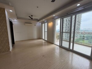 Room in 3 BHK Apartment at Conscient Heritage Max, Sector 102 – for Sale