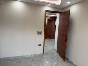 Room in 3 BHK Builder Floor at Dwarka – for Rent