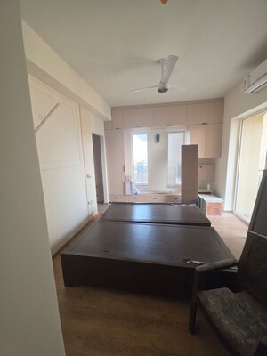 Bedroom in 2 BHK Apartment at Sector 33 – for Rent