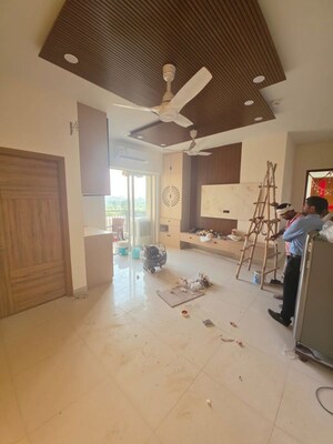 Room in 2 BHK Apartment at Sector 33 – for Rent
