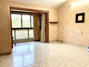 Room in 3 BHK Penthouse at Sanewadi – for Rent