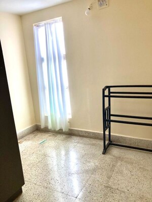 Room in 3 BHK Penthouse at Sanewadi – for Rent