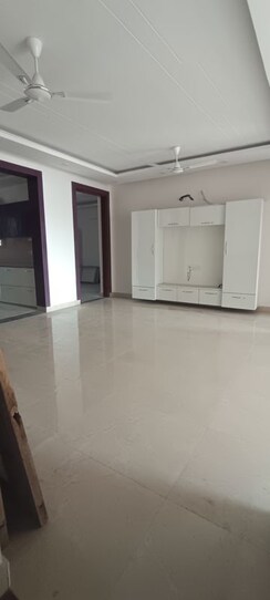 3 BHK +Builder Floor For Sale in Parklands