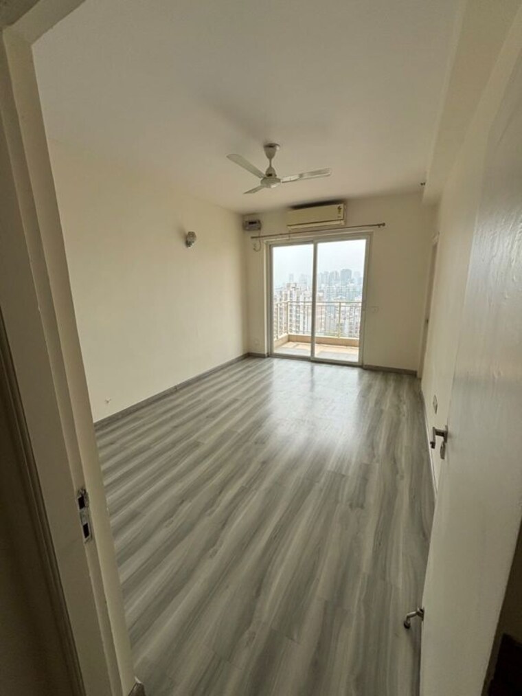 Room, sector 83 3 Bedroom 1900 Sq.Ft. Apartment In Sector 83 Gurgaon 10702503