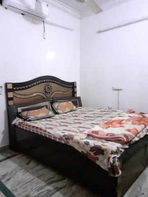 1 BHK Apartment For Rent in Sant Nagar