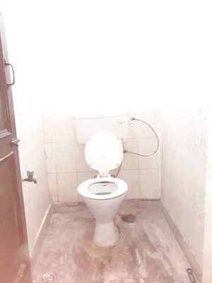 Bathroom in 1 BHK Apartment at Sant Nagar – for Rent