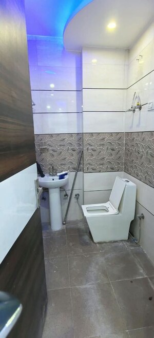 Bathroom in 1 BHK Builder Floor at Dwarka Mor – for Rent