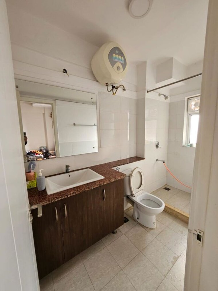 Bathroom, sector 23 4 Bedroom 2200 Sq.Ft. Builder Floor In Sector 23 Gurgaon 10713210